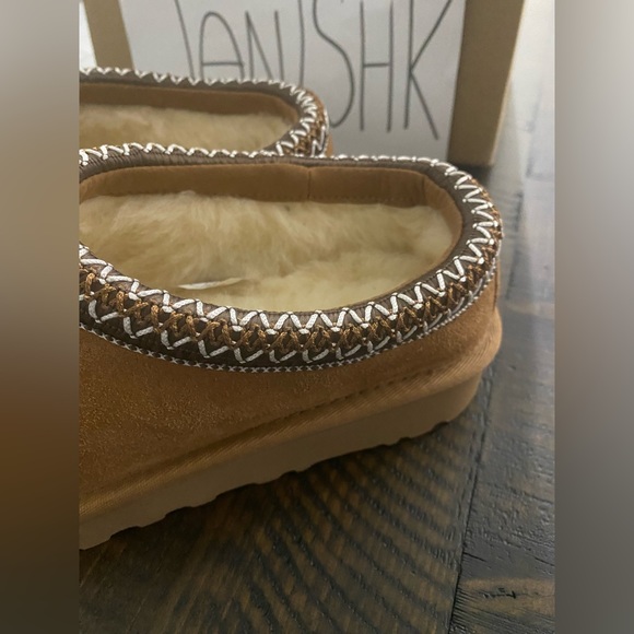 Chestnut Ugg Tasmans - Picture 6 of 7